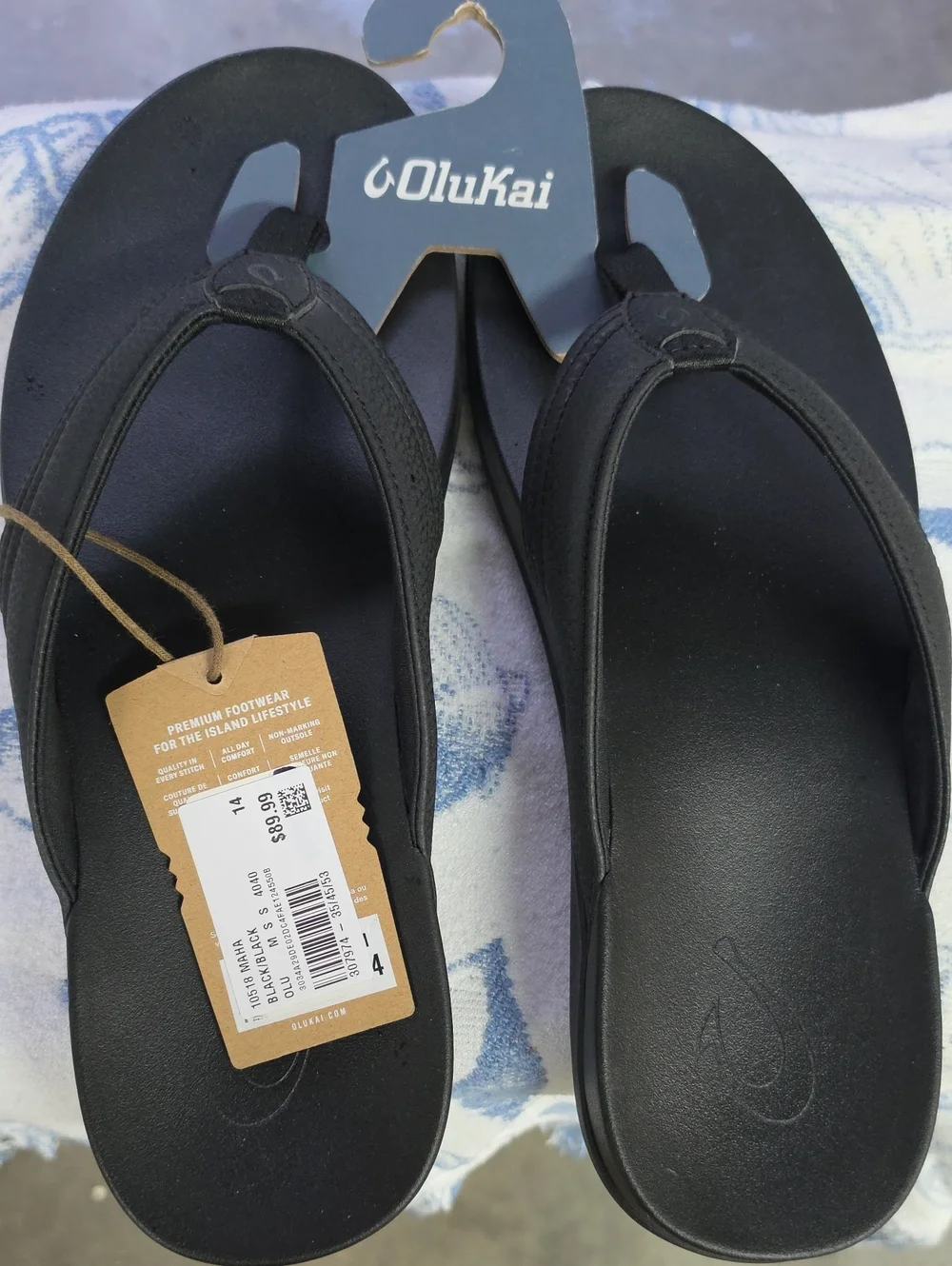 OluKai Men's Black Classic Thong Sandals